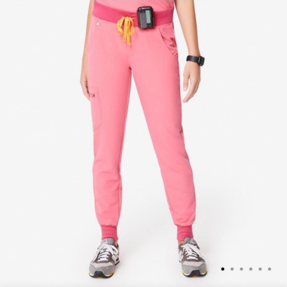 FIGS Zamora Jogger Scrub Pants xxs neon pink